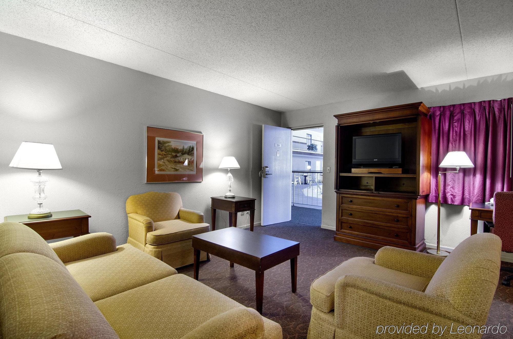 America'S Best Inn And Suites Emporia Exteriér fotografie
