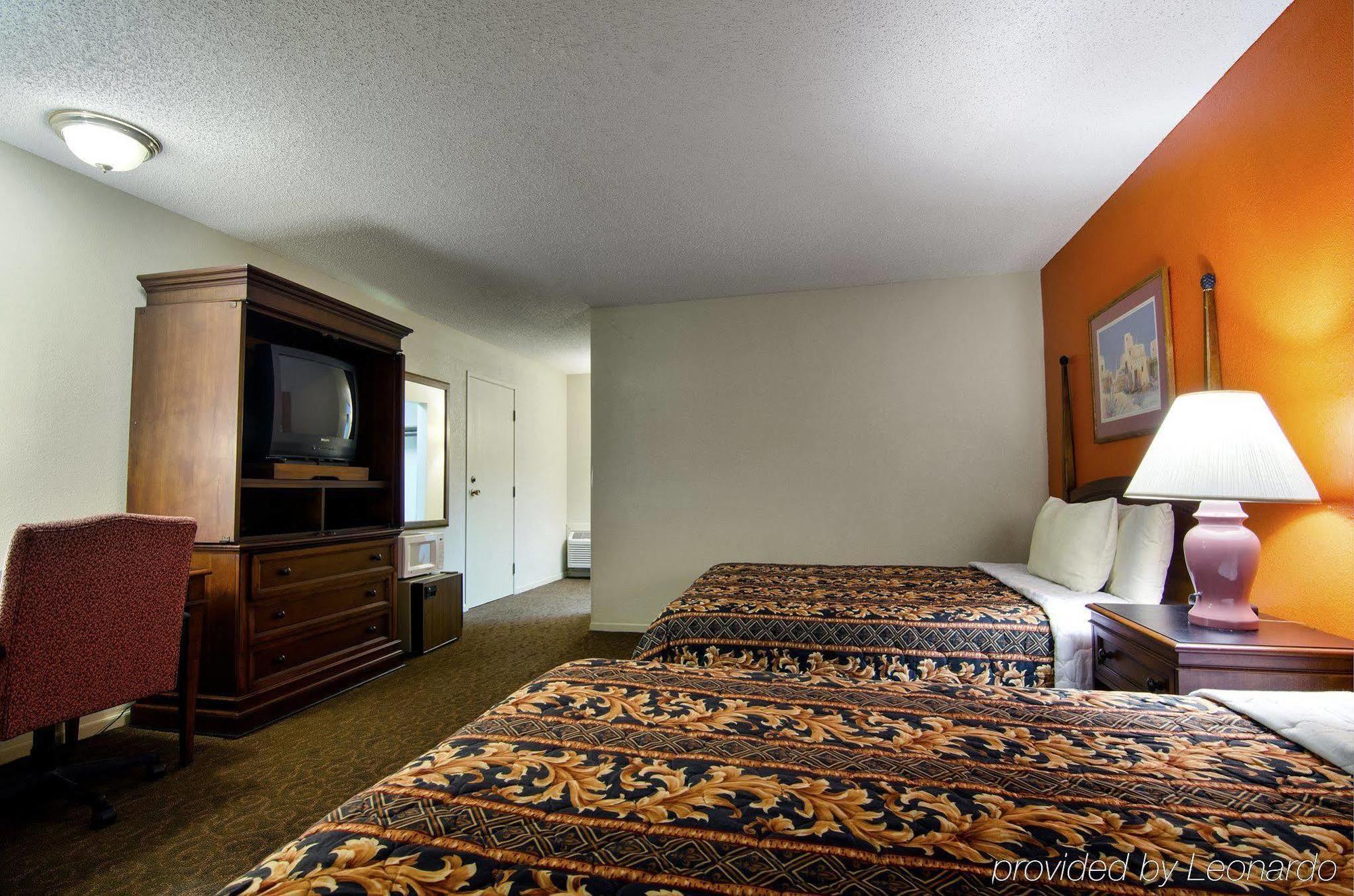 America'S Best Inn And Suites Emporia Exteriér fotografie