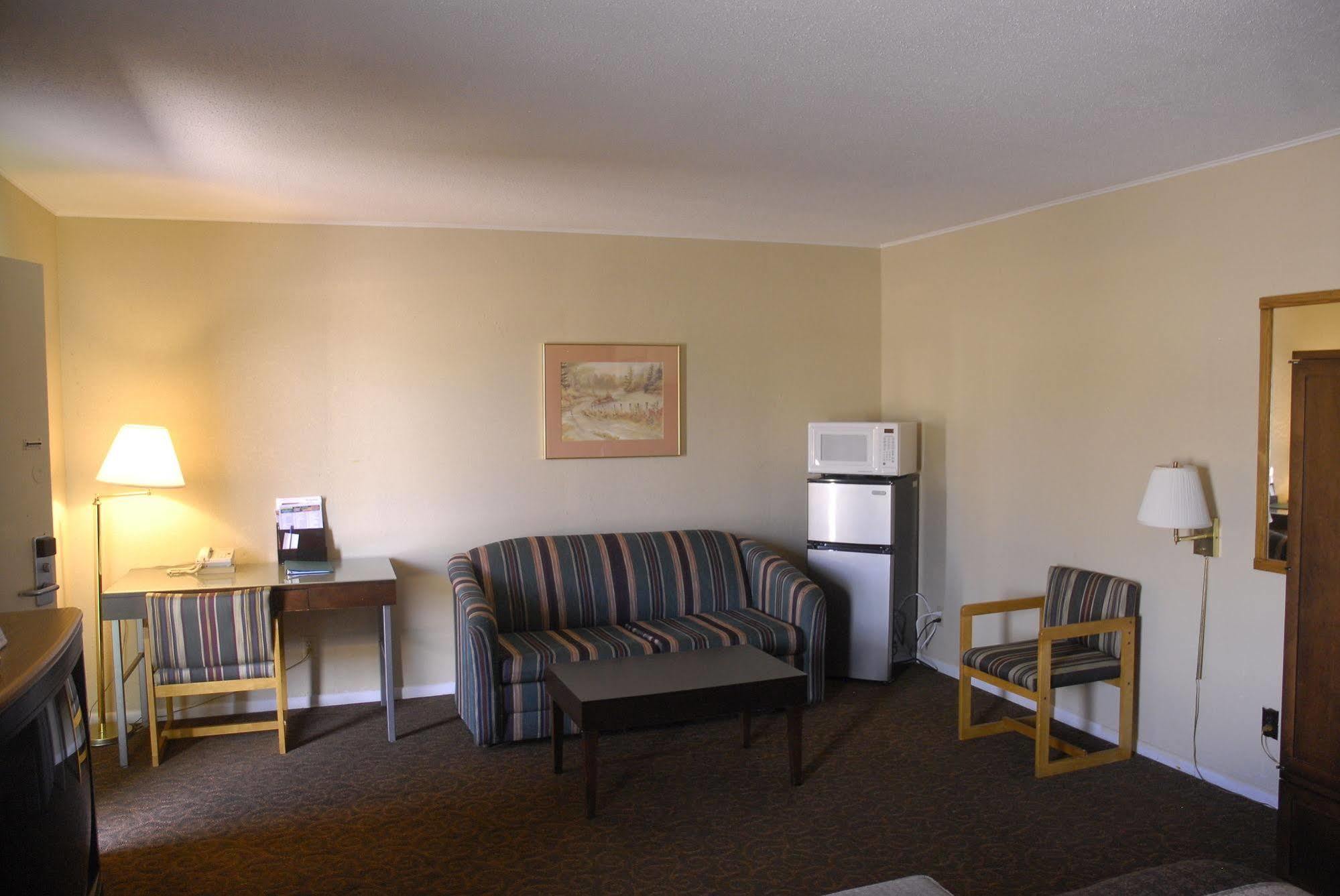 America'S Best Inn And Suites Emporia Exteriér fotografie